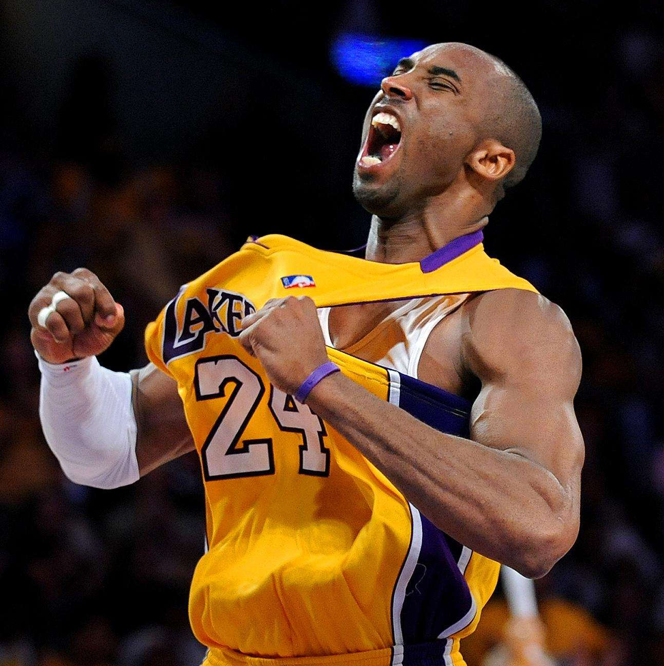 CBA俱乐部杯-张宁21+7徐昕8分，陈国豪首秀山西险胜广州