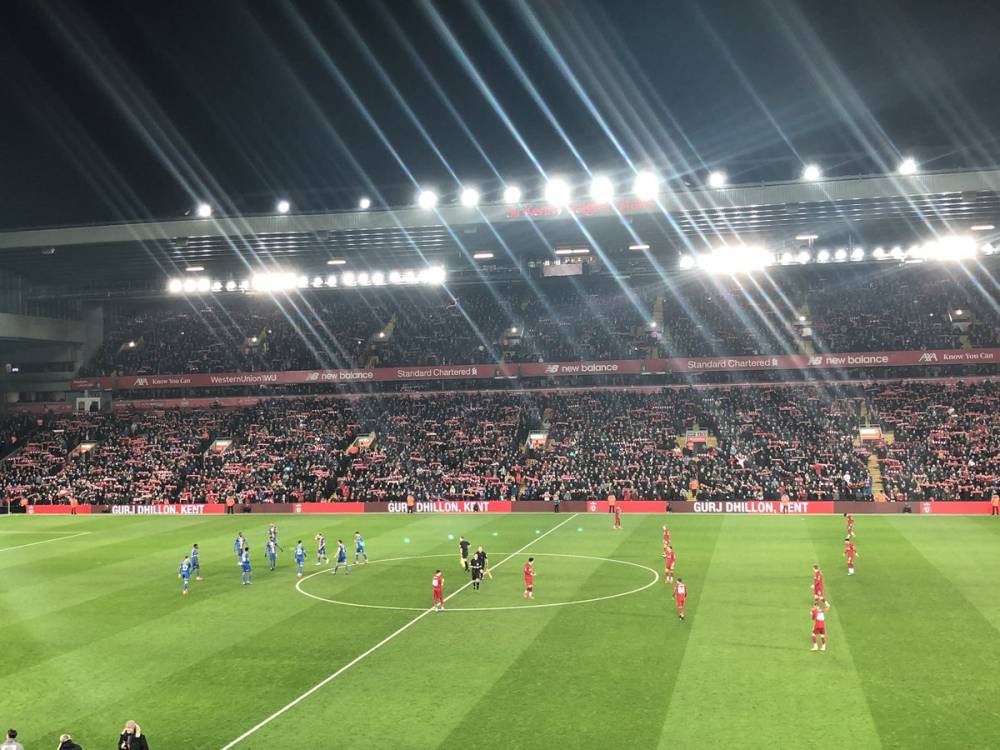 摩根：梅西最近也做了类似的肘击动作，却没人采取任何行动