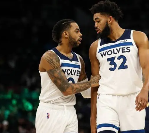 约翰逊三双 老鹰轻取尼克斯