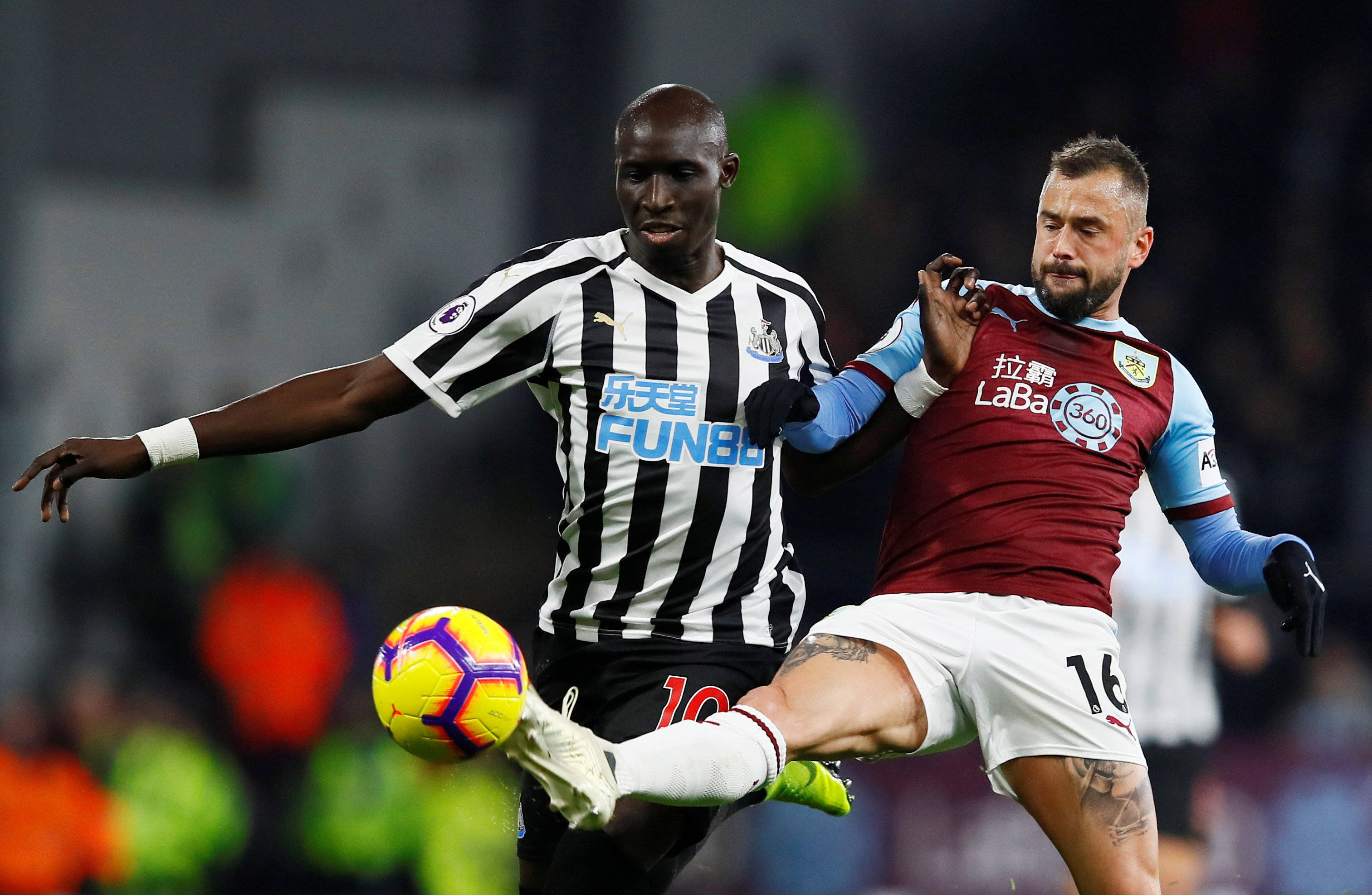 新赛季中超刚踢完一轮，武汉三镇就完成一笔重量级签约，赢得点赞